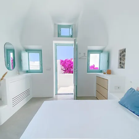 Semesterbostad Vima Santorini, Traditional Luxury *