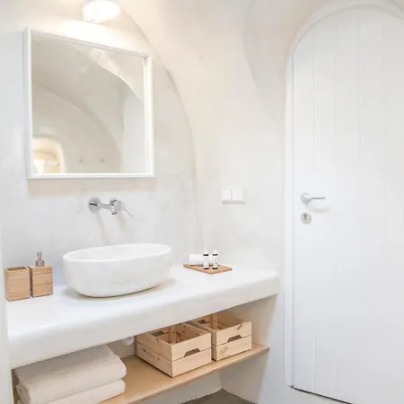 Holiday home Vima Santorini, Traditional Luxury Emporio (Santorini)