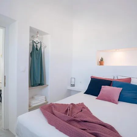 Vima Santorini, Traditional Luxury * Emporio (Santorini)