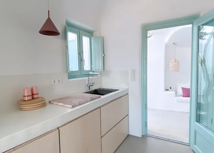 Vima Santorini, Traditional Luxury Emporio (Santorini)