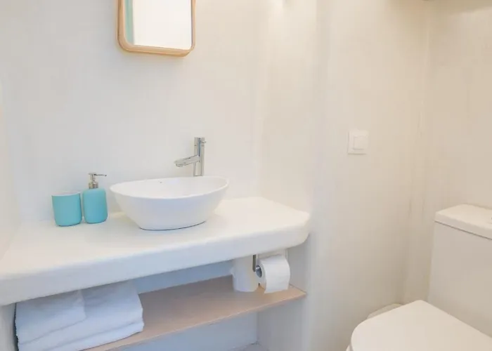 Vima Santorini, Traditional Luxury * Emporio (Santorini)