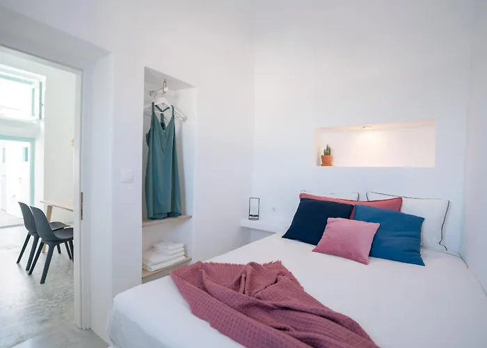 Vima Santorini, Traditional Luxury * Emporio (Santorini)