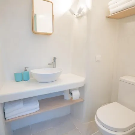 Vima Santorini, Traditional Luxury * Emporio (Santorini)